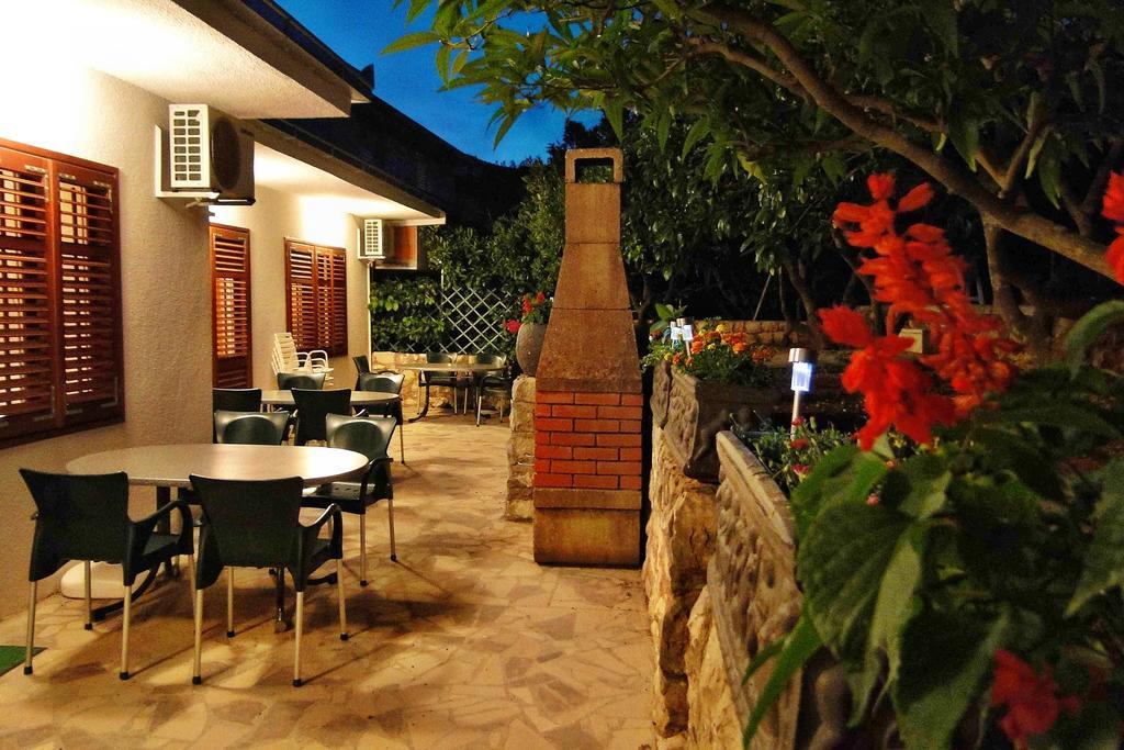 Holiday Home Apartment Tedo Klek Exterior photo