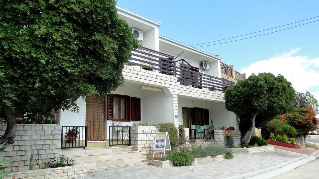 Holiday Home Apartment Tedo Klek Exterior photo